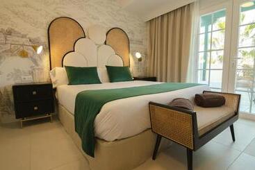 Estefania Boutique Suites - أرونا