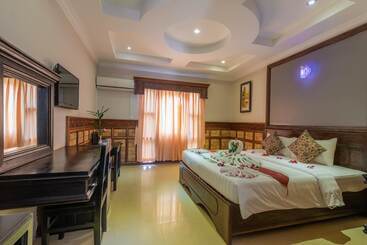 هتل Kings Luxury