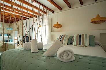 هتل Moona Hostal Altea