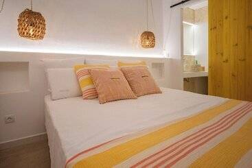هتل Moona Hostal Altea