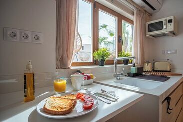 هتل Moona Hostal Altea