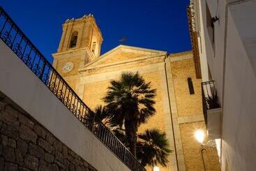 هتل Moona Hostal Altea
