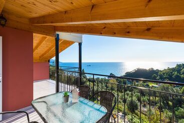 هتل Pelekas Beach Escape By Konnect