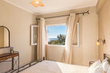 هتل Pelekas Beach Escape By Konnect