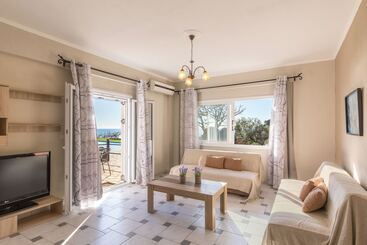 هتل Pelekas Beach Escape By Konnect