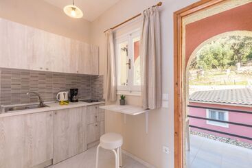 هتل Pelekas Beach Escape By Konnect