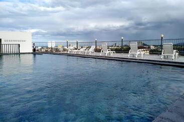 هتل The Base Hua Hin