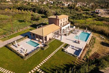 پانسیون Reveli Suites