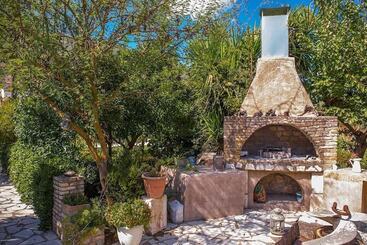 Stavlos Cottage