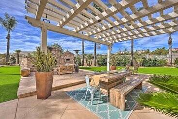 Stunning Carlsbad Gem W/ Fire Pit & Hot Tub!