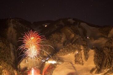 The Innsbruck Aspen By Frias