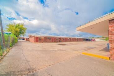 Town & Country Motel Bossier City By Oyo