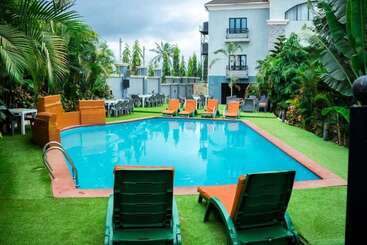 Begonia Hotel Ltd