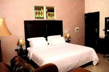 Begonia Hotel Ltd