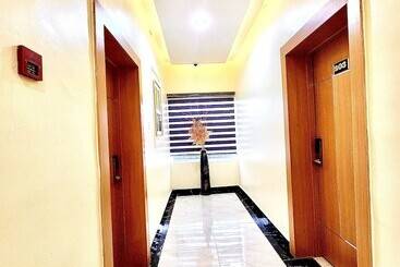 Buddiez Hotel & Resort