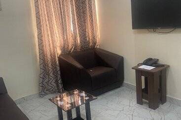 Farik Hotels And Suites