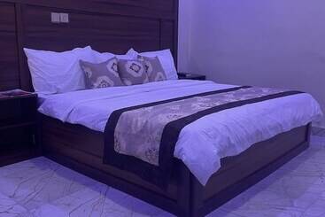 Farik Hotels And Suites