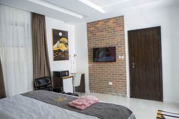 Garden Top Hotel Festac