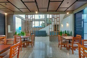 Guayupes Hotel De Aventura