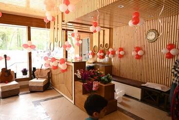 هتل Aamod Suites   Dalhousie