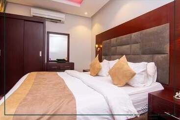 هتل Al Muteb Suites Al Tawon