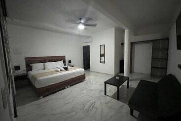 هتل Balam Playa   15Th. Ave