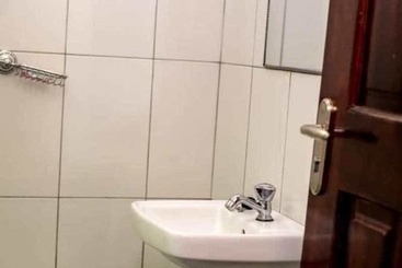 هتل Baron Guest House