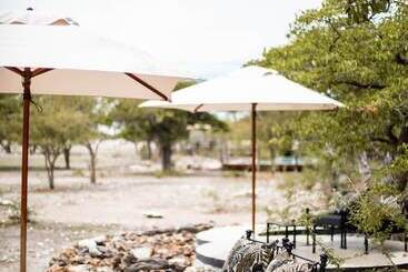 هتل Etosha Oberland Lodge