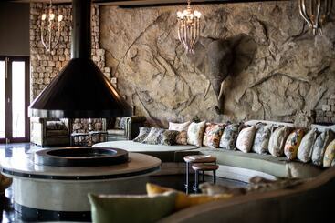 هتل Etosha Oberland Lodge