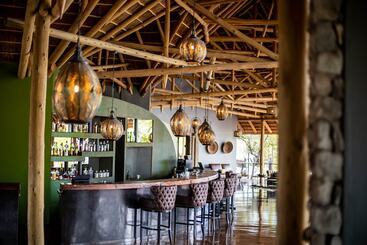 هتل Etosha Oberland Lodge