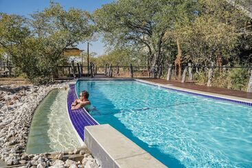 هتل Etosha Oberland Lodge
