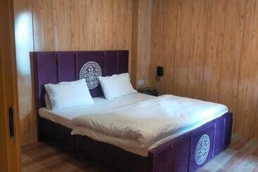 هتل 5star & Restaurant Skardu