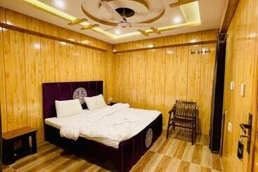 هتل 5star & Restaurant Skardu