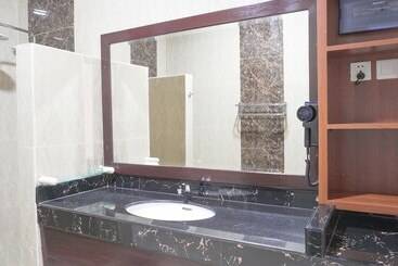 هتل Gili Beachfront Suites