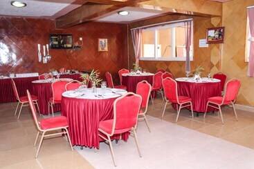 هتل Leleshwa Inn