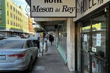 هتل Meson Del Rey