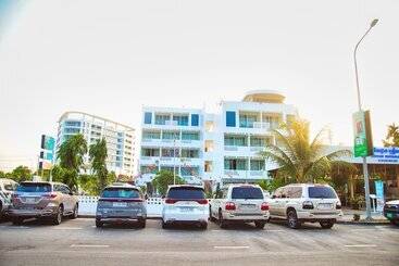 هتل Naiya Sea Resort
