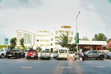 هتل Naiya Sea Resort