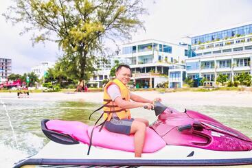 هتل Naiya Sea Resort