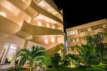 هتل Naiya Sea Resort