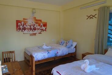 هتل Naya Gaun Eco Resort