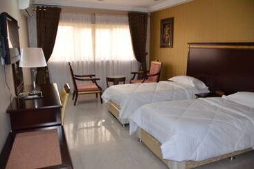 هتل Royal Beach
