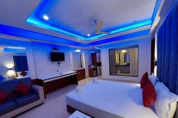 هتل Royal Gitanjali Resort &spa