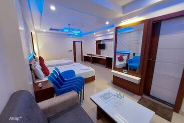 هتل Royal Gitanjali Resort &spa