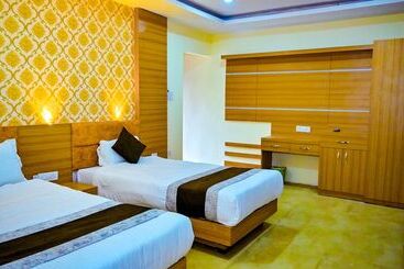 هتل Star Holiday