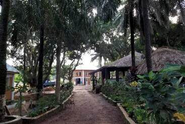 هتل Tariq S Resort And Restaurant
