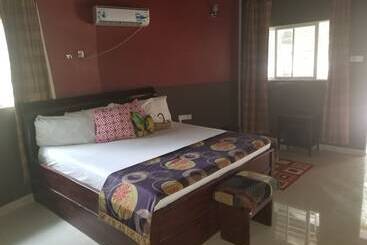 هتل Tariq S Resort And Restaurant