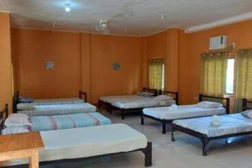 هتل Zhang Resort And Dive Center Opc