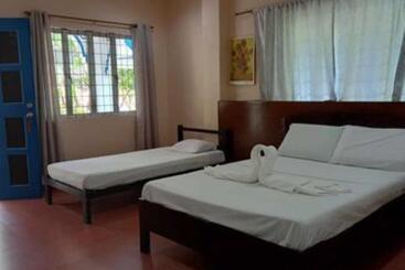 هتل Zhang Resort And Dive Center Opc