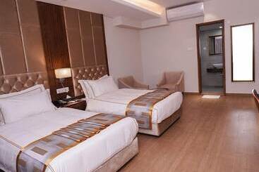 Oasis Hotel Cumilla